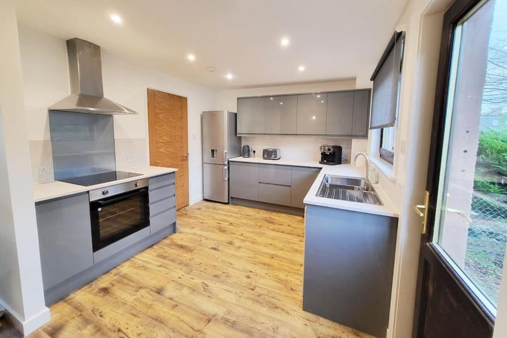 Ness Riverfront Holiday Home - City Centre Inverness Exteriör bild