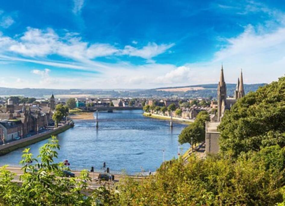 Ness Riverfront Holiday Home - City Centre Inverness Exteriör bild
